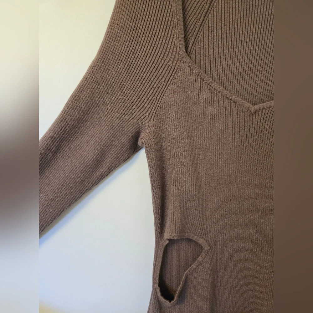 EUC‎ Abercrombie & Fitch Knit Ribbed Cutout Sweater Dress - Picture 5 of 13